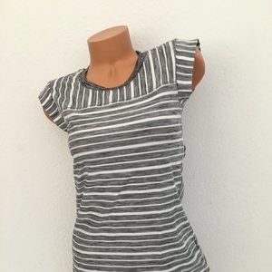 LOGO Lotus Tee Short Sleeve Gray White Stripes XS